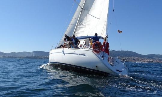 2003 Aluguel de iates à vela Bavaria 38 Cruiser em Vigo, Galícia