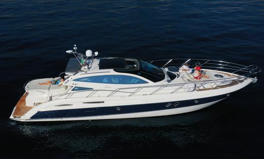 Exclusivo yate a motor de 47 pies Cranchi Mediteranee en Amalfi Campania