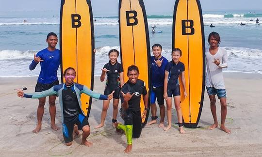 Leçon de surf pour débutants à avancés à Kuta, Bali, en face de la plage McDonalds de Kuta