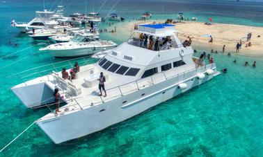 Alquiler privado de catamarán de lujo para hasta 120 huéspedes en Kingston, Jamaica