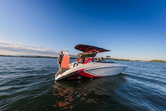 ¡Navega por el lago Mead con estilo!