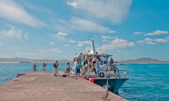 Ferry a la isla de Lobos desde Corralejo (Fuerteventura, Islas Canarias)