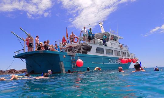 コラレホ（カナリア諸島、フェルテベントゥラ島）からロボス島へのミニクルーズとシュノーケリング