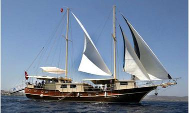 M. KAPTAN 4 This Wonderful Deluxe Gulet Yacht is 27.m Long and for 16 People