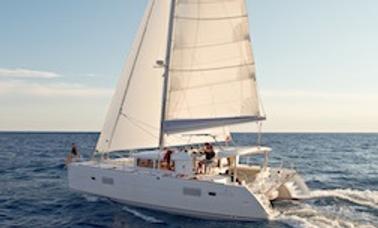 Book the "Iris" Lagoon 400 S2 Cruising Catamaran in Portorosa, Sicilia