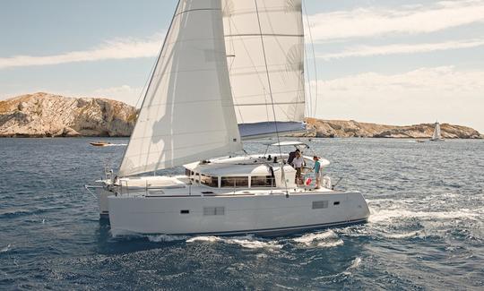 Book the "Iris" Lagoon 400 S2 Cruising Catamaran in Portorosa, Sicilia