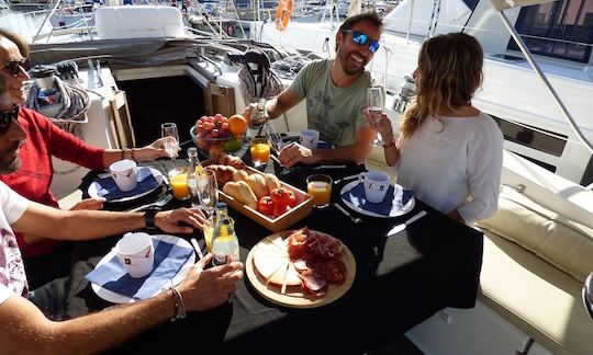 Sail & Breakfast 10am to 12am in Barcelona