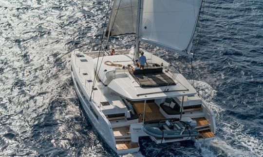 Explore el mar Jónico a bordo de un Lagoon 50 para hasta 12 huéspedes