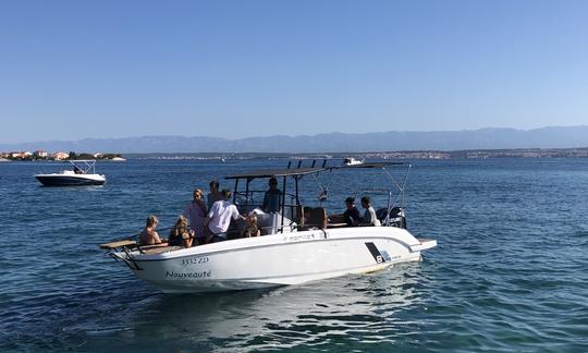 Louez cette console centrale Benetau Flyer 8 pour 10 personnes à Zadar, en Croatie