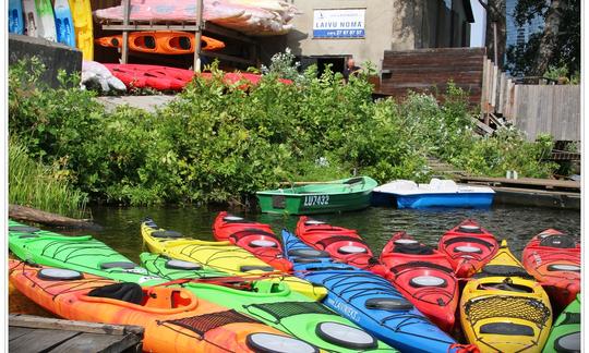 Single sit-in kayaks from 3,5m up tp 5,2m long