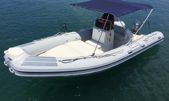 Bote inflable Rigig Joker Boat Clubman 21' en alquiler en Forio, Isquia