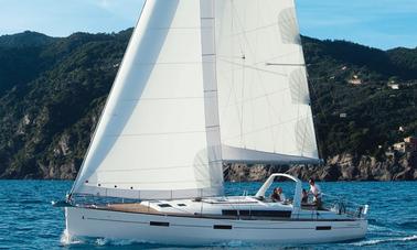 Monocoque de croisière Beneteau Oceanis 45 à Lefkada, en Grèce !