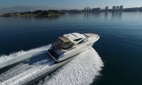 Boat Charter Jeanneau Prestige 34 in Split Croatia