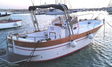 28' Leucosia Center Console Rental in Santa Maria di Leuca, Puglia