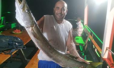 Voyage de pêche professionnel avec Justin et son équipage ! Excursions de jour et de nuit disponibles !