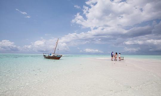 Aluguel de barco dhow em Zanzibar ao pôr do sol ou viagem de mergulho com snorkel