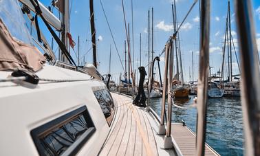 Charter 37ft- Bavaria 37 Cruiser- SMURF