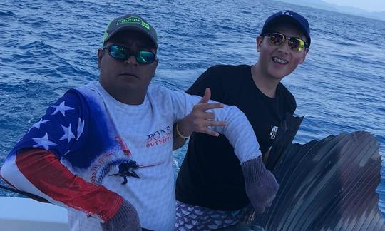 Location de pêche sur un yacht de croisière SEADUCTION de 42 pieds à Ixtapa Zihuatanejo, Mexique