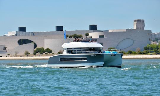 “Summer Blue” Fountaine Pajot Power Catamaran Rental in Lisboa, Portugal