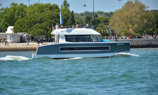 “Summer Blue” Fountaine Pajot Power Catamaran Rental in Lisboa, Portugal