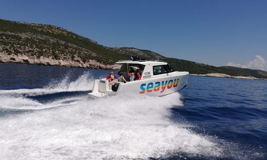 Deluxe speedboat