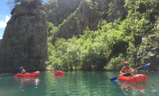 Experiencia guiada de un día de paquetería en el río Zrmanja