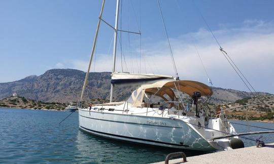 Beneteau Cyclades 39.3 - Location de yacht privé pour 7 personnes au départ de Rhodes