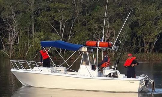 Charter de pesca con consola central de 26 pies para 2-3 pescadores en Pedregal, Panamá