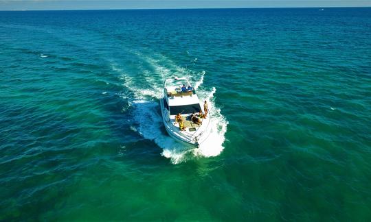 47' Azimut Motor Yacht in Playa del Carmen - Afternoon Charter