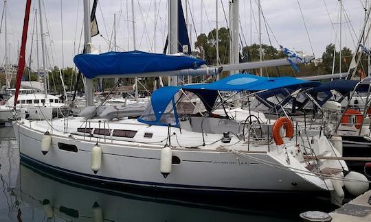 Explorez Athènes avec Jeanneau Sun Odyssey 44i