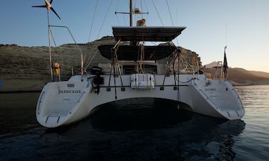 Naviguez et explorez la mer Égée avec le yacht à moteur Jeantot Marine Privilege 42