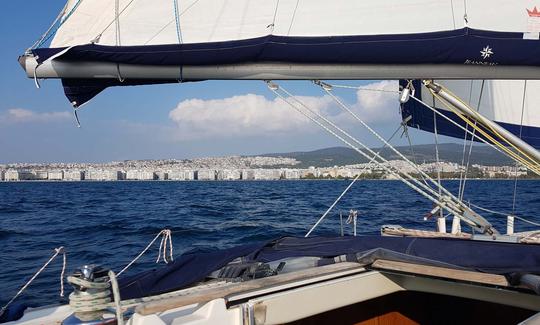 Cruzeiro à vela na Baía de Thessaloniki, Grécia