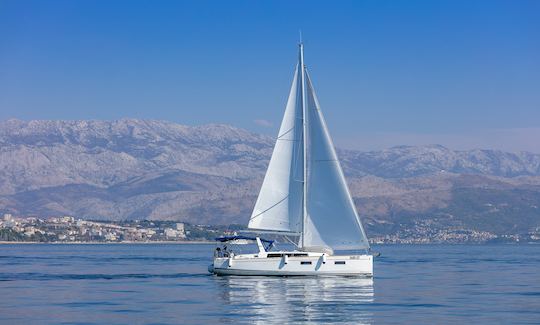 Sailboat rental in Split, Croatia - Beneteau Oceanis 38.1 (Anima Maris 2)