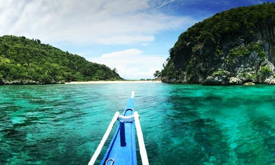 ¡Recorrido en barco por la isla Tricap en San Jacinto, provincia de Bicol!