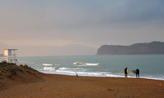 Surf lesson in Chania