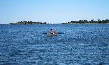 Bote de remes/esquís en alquiler en el sur de Suecia, lago Agunnaryd