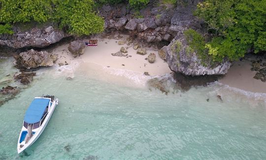 Charter 36ft ‘Offspray 1‘ Motor Yacht In Tambon Chalong, Thailand