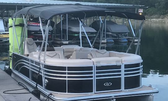 8 Guests 
23.5' Harris Double Bimini Tritoon Boat on Lake Travis