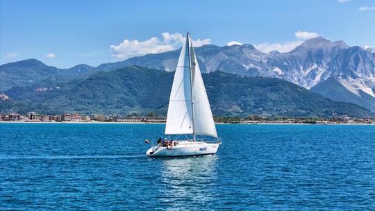 Velero Elan 33 en Bocca di Magra, Liguria