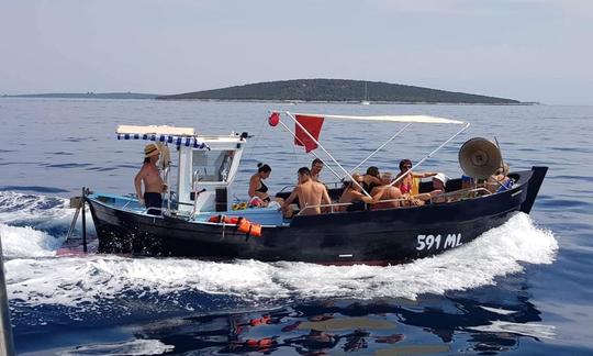 Location de guc TRADITIONNEL à Mali Lošinj, en Croatie, pour 12 personnes