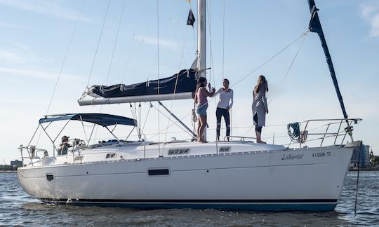 Sailing Charter on 36ft Beneteau Cruising Monohull in the Charleston Harbor