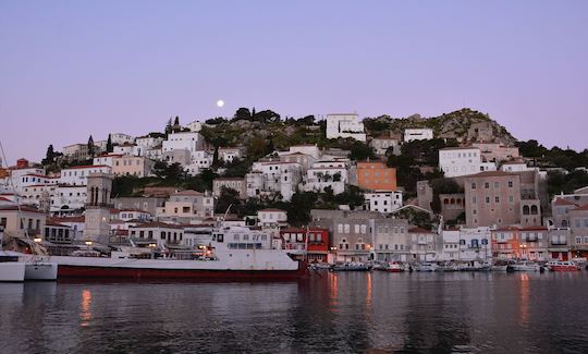 Daily Trip to experience the Sunset in Hydra Island