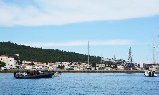 Viagem diária à linha costeira de Porto Cheli - Spetses ao redor da ilha com o Nimbus T11