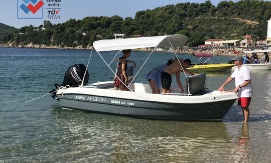 ¡Alquile este nuevo barco por un día y explore las playas de Skiathos!