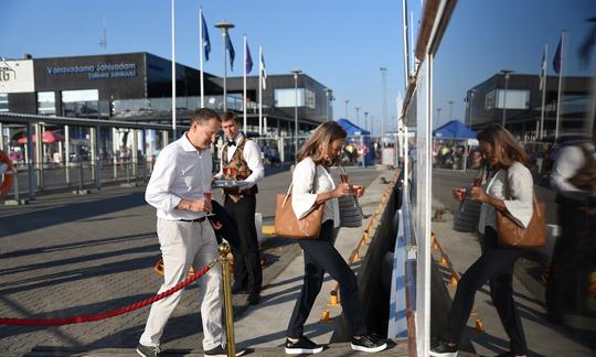 Louer un yacht à moteur à Helsinki