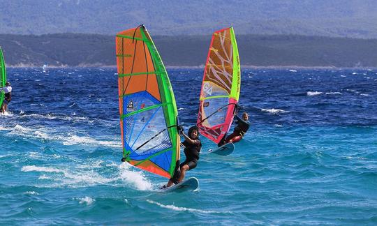 Curso de windsurf para nível iniciante e avançado em Bol, Splitsko-dalmatinska županija