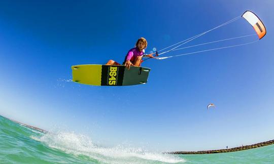 Kitesurf - Cours collectif et privé à Bol avec un instructeur agréé IKO !