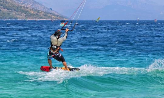 Kitesurf - Cours collectif et privé à Bol avec un instructeur agréé IKO !