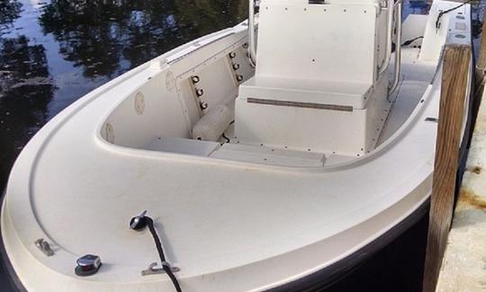 6 Person 22' Mako Center Console Rental in Key Largo