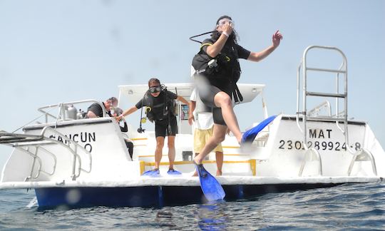 Dive Boat Charter in Cancún, Mexico